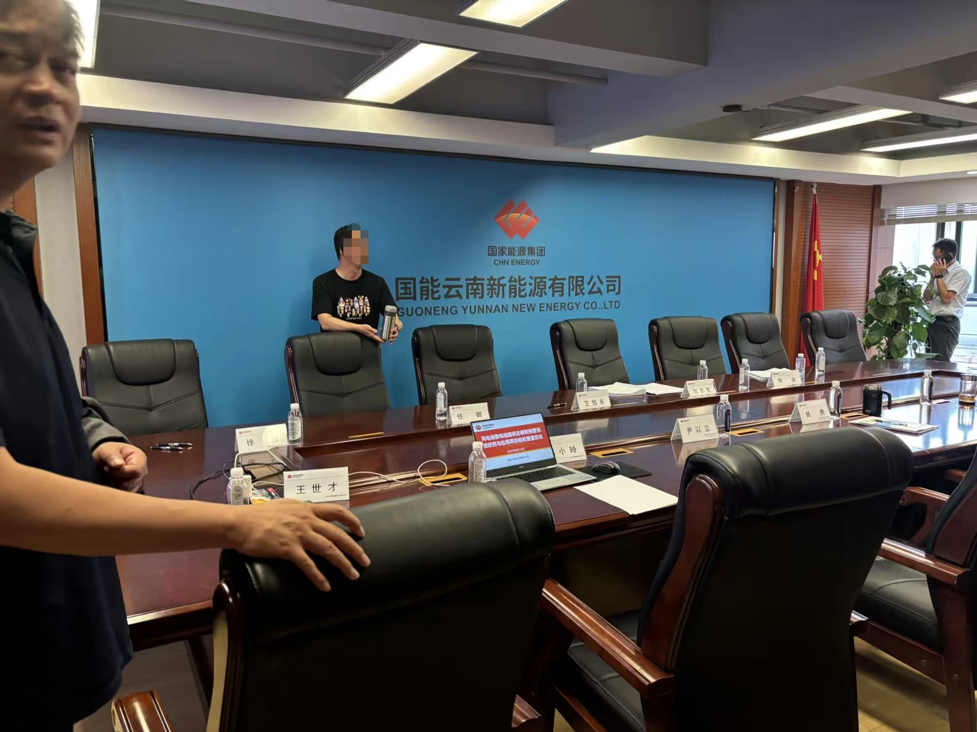 案例配图4：云南国能风电场线路温度感知智能监控，对大赖石山、大岩洞、三股水等区域风机节点温度实时监测预警，采用窄带互联与 Mesh 网关，支持亿级数据接入，系统稳定运行获国内领先技术评价。